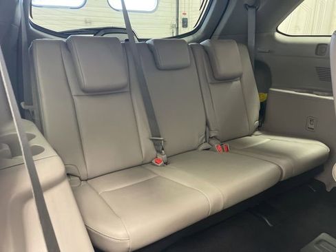 Used 2019 Toyota Highlander XLE image 16