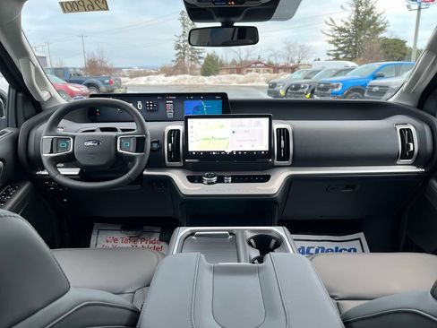 New 2026 Ford Expedition Active image 13