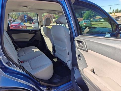 Used 2016 Subaru Forester 2.5i Premium w/ All-Weather Package AWD/4WD image 35