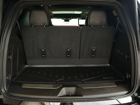 Used 2023 GMC Yukon Denali Ultimate AWD/4WD image 29