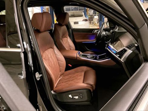 Used 2025 BMW X5 xDrive40i image 9