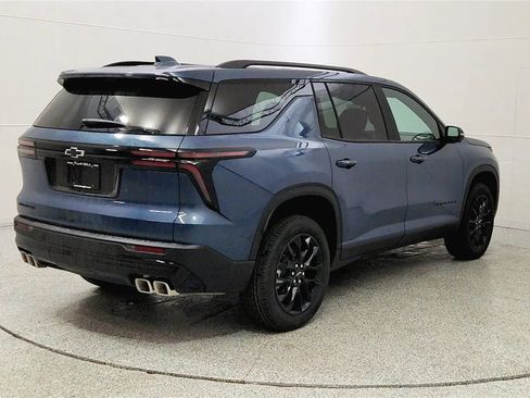 New 2026 Chevrolet Traverse LT w/ Midnight/Sport Edition FWD image 7
