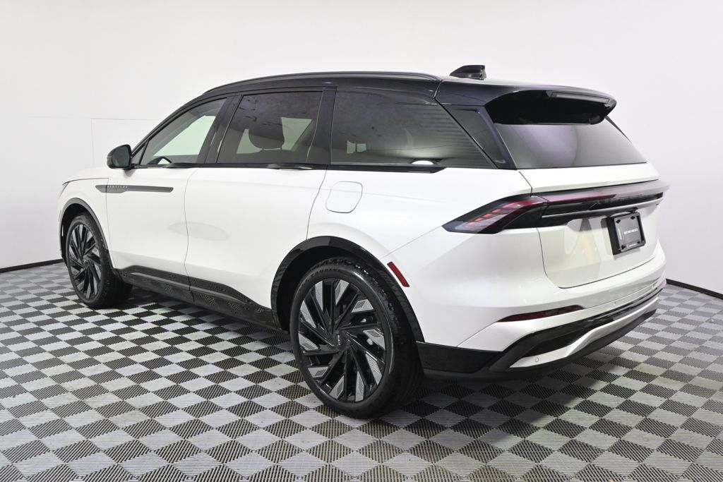 New 2026 Lincoln Nautilus Reserve w/ Jet Appearance Package AWD/4WD image 3