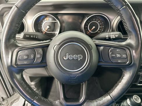 Used 2021 Jeep Gladiator Sport image 19