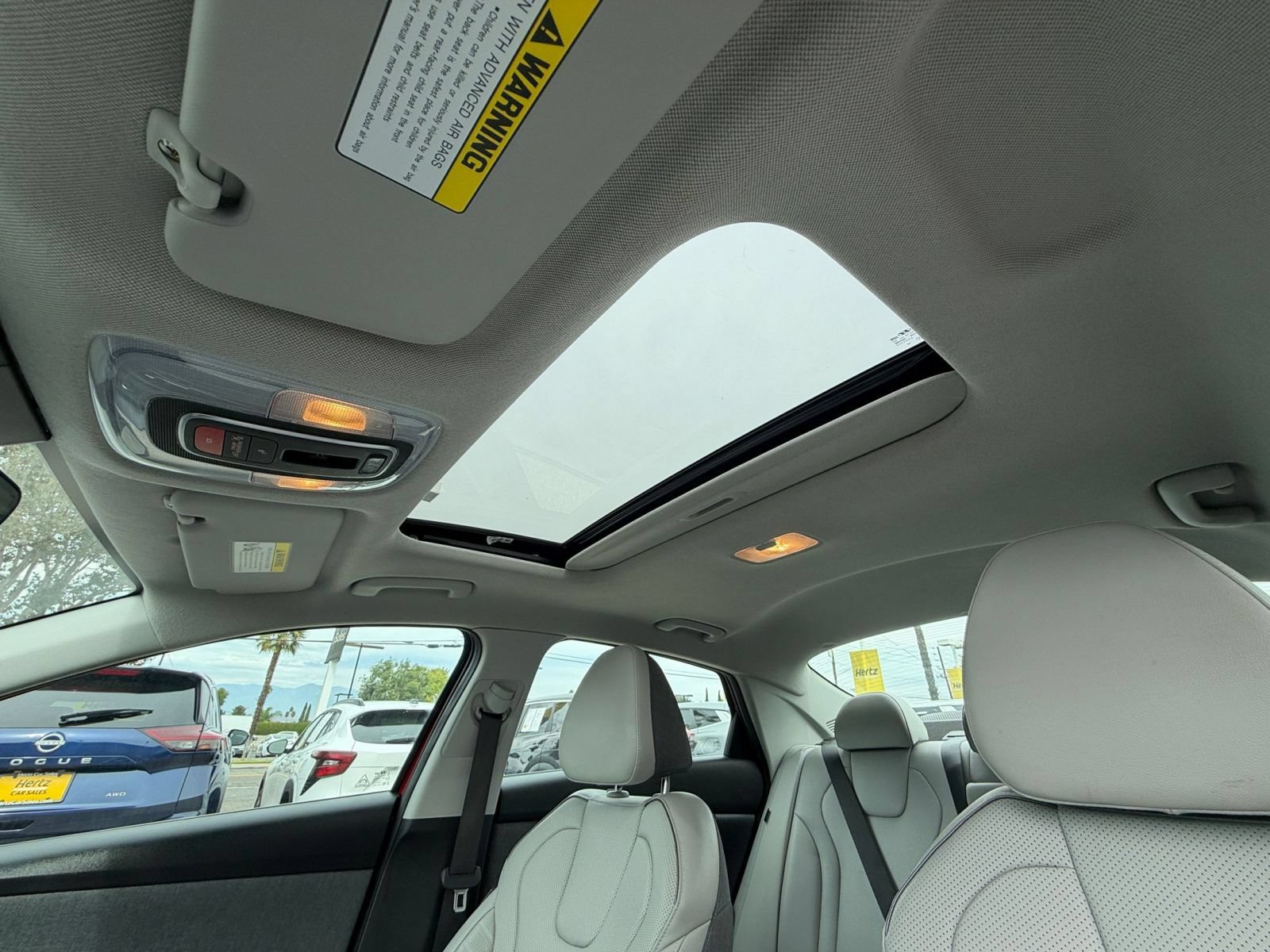 Used 2025 Hyundai Elantra Limited FWD image 29