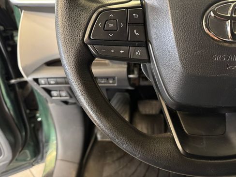 Used 2023 Toyota Sienna LE AWD/4WD image 11