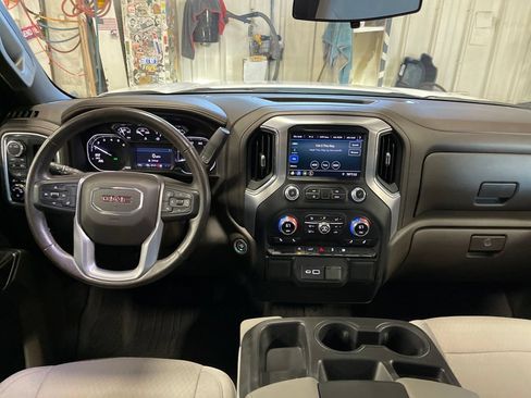 Used 2022 GMC Sierra 1500 SLE AWD/4WD image 18
