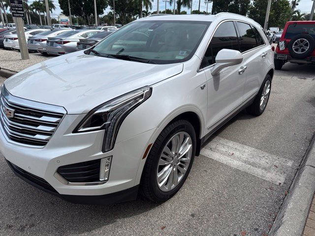 Used 2019 Cadillac XT5 Premium Luxury FWD image 1