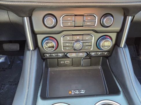 Used 2024 Chevrolet Suburban Premier image 29