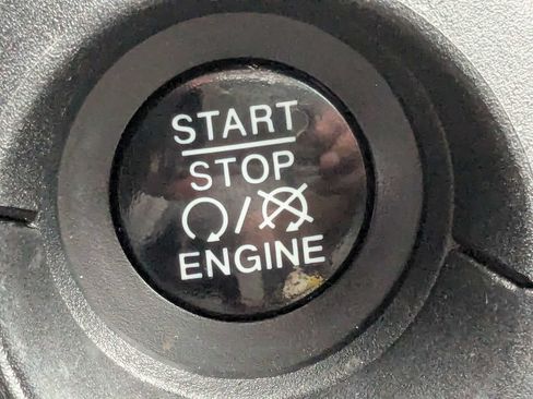Used 2018 Jeep Compass Limited w/ Navigation Group AWD/4WD image 31
