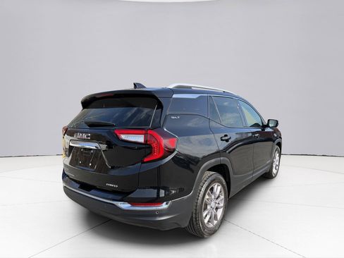 Used 2024 GMC Terrain SLT w/ Infotainment Package II image 17