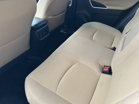 Certified 2021 Toyota RAV4 LE AWD/4WD image 12