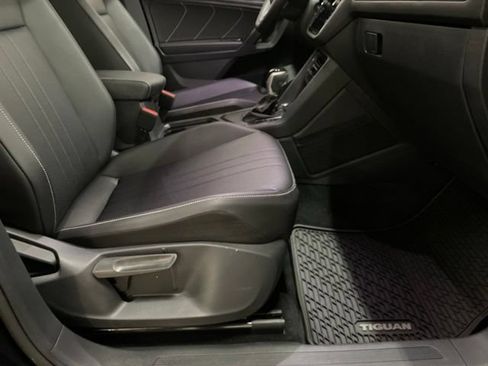 Used 2023 Volkswagen Tiguan SE w/ Panoramic Sunroof Package FWD image 94