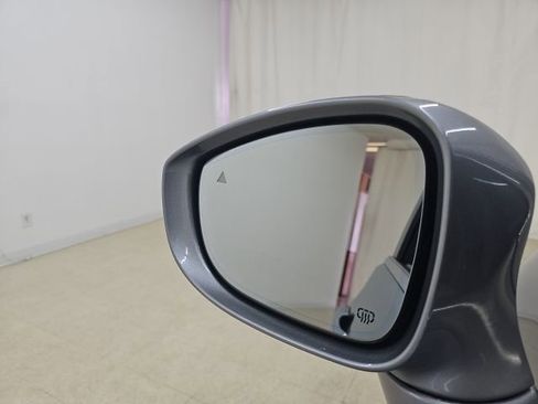 Used 2020 Chrysler Pacifica Limited image 13