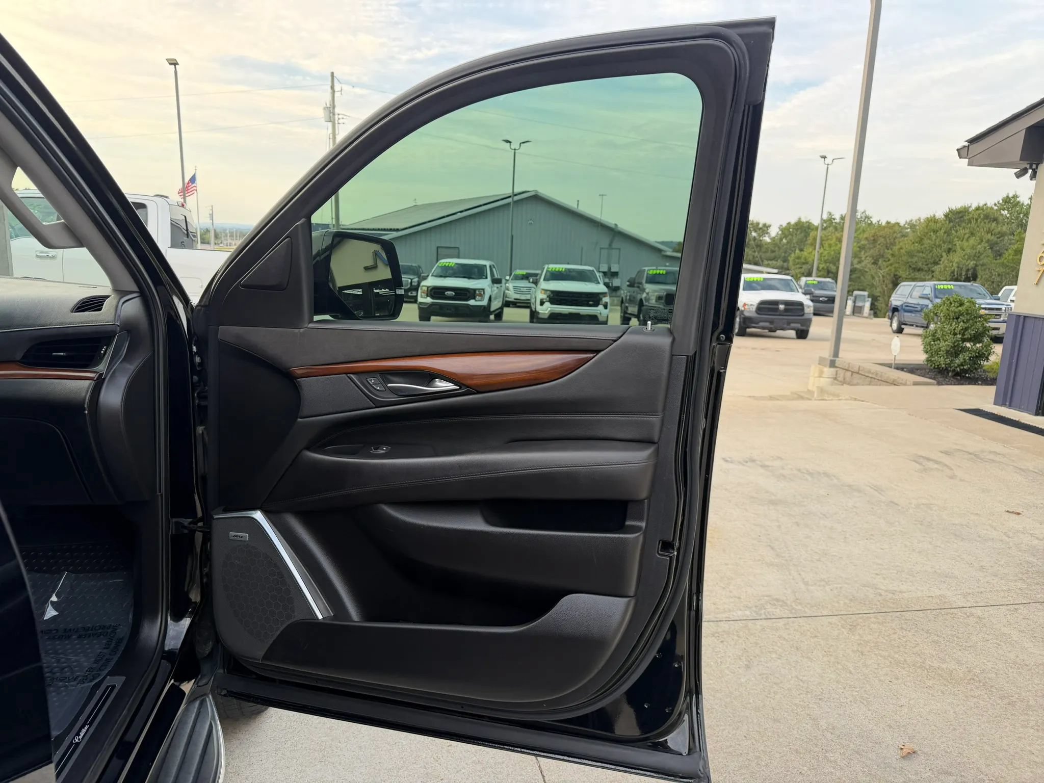 Used 2019 Cadillac Escalade Luxury AWD/4WD image 51