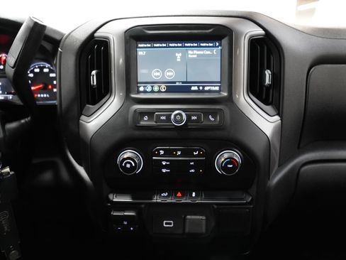 Used 2019 Chevrolet Silverado 1500 Custom w/ Custom Value Package image 20