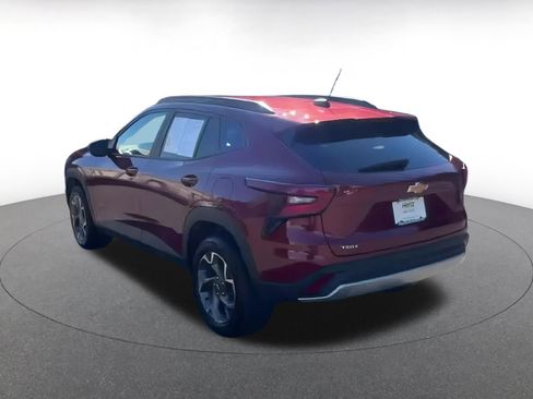 Used 2025 Chevrolet Trax LT image 10