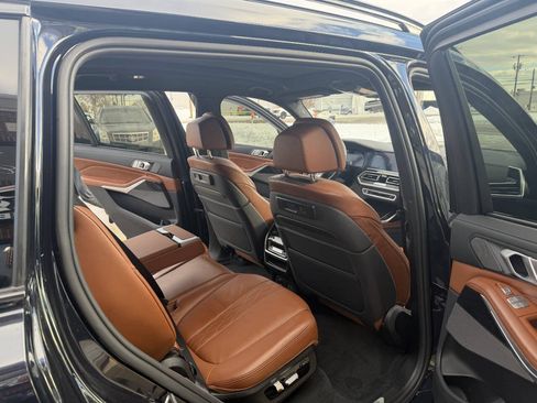 Used 2019 BMW X7 xDrive50i w/ M Sport Package image 30