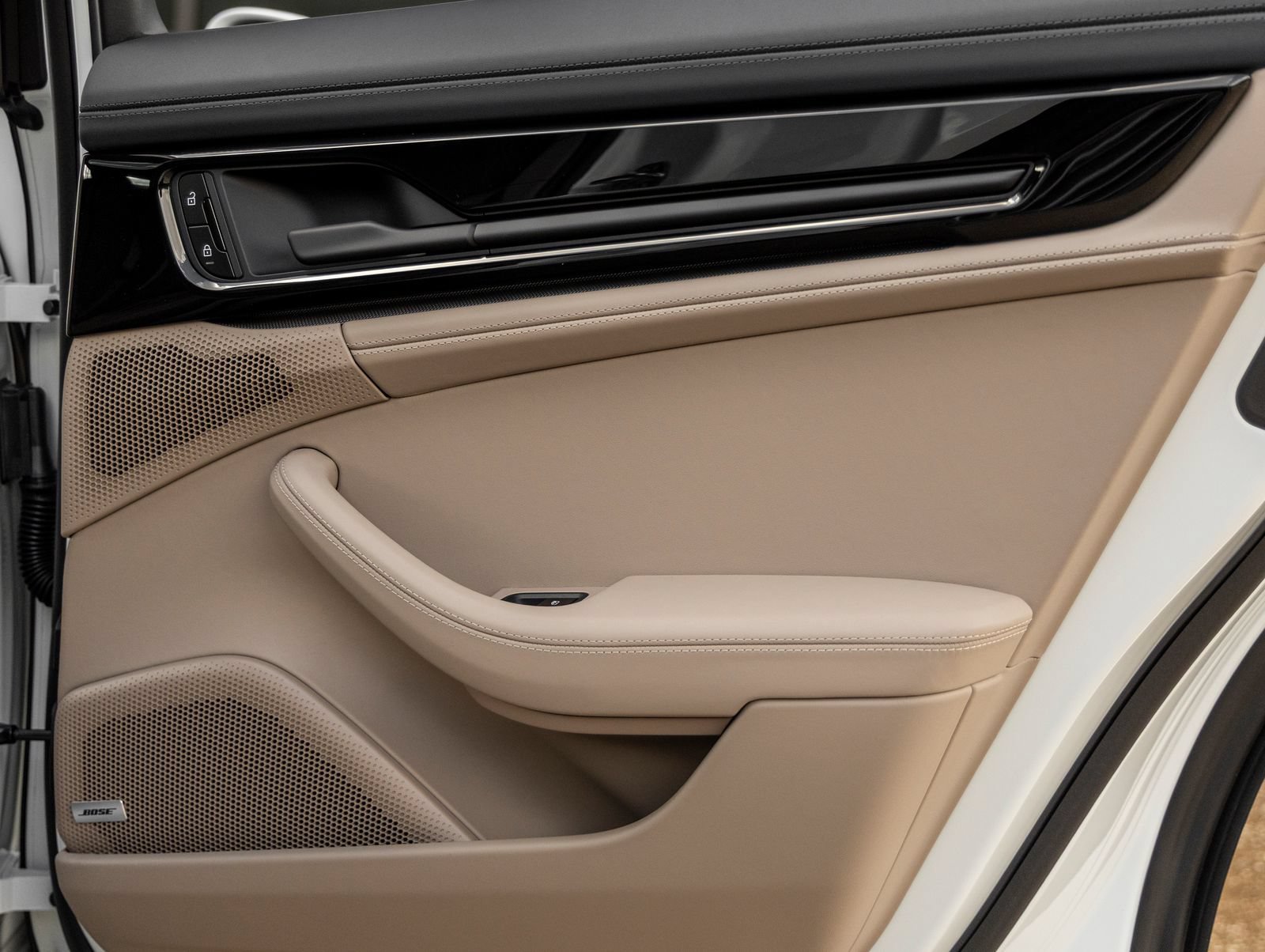 New 2026 Porsche Panamera RWD image 40
