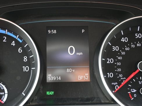 Used 2016 Volkswagen e-Golf SE w/ DC Fast Charging Package image 27