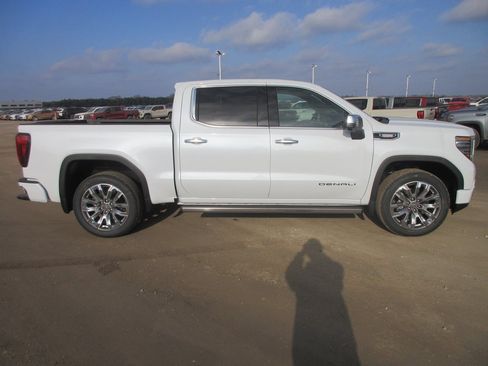 New 2026 GMC Sierra 1500 Denali image 3