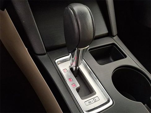 Used 2016 Subaru Outback 2.5i Limited image 18