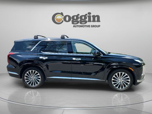 Certified 2023 Hyundai Palisade Calligraphy FWD image 6