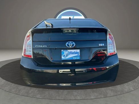 Used 2015 Toyota Prius Two image 10