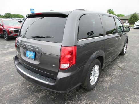 Used 2020 Dodge Grand Caravan SXT FWD image 5