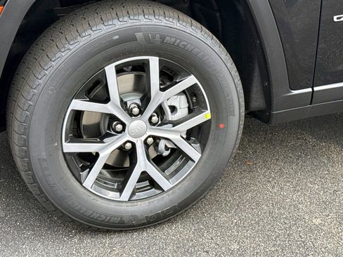 New 2025 Jeep Grand Cherokee Limited image 5