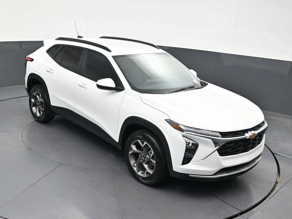 Used 2025 Chevrolet Trax LT FWD image 27