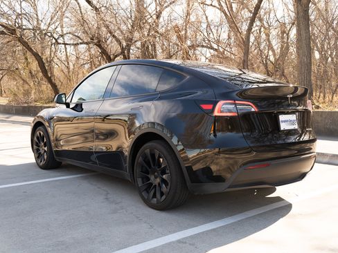 Used 2023 Tesla Model Y Long Range image 7