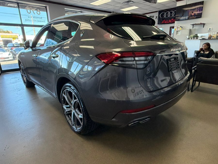 Used 2023 Maserati Levante GT AWD/4WD image 11