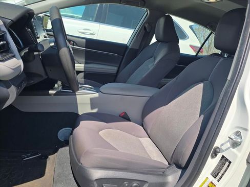 Used 2023 Toyota Camry LE image 10