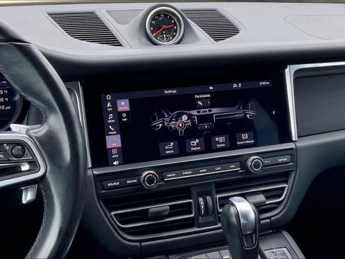 Used 2021 Porsche Macan S image 7