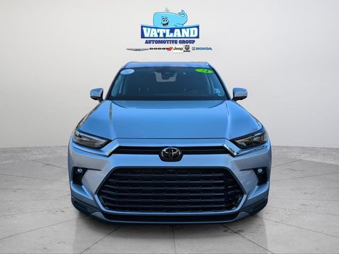 Used 2024 Toyota Grand Highlander Limited image 8