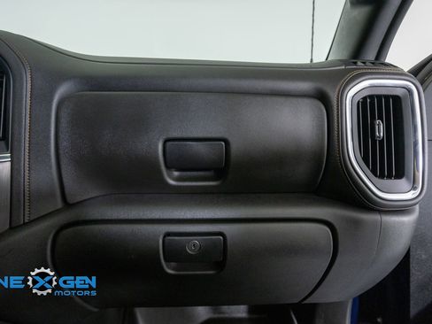 Used 2023 GMC Sierra 2500 AT4 w/ AT4 Preferred Package AWD/4WD image 45