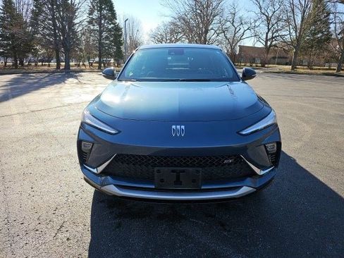 Used 2024 Buick Envista Sport Touring image 9