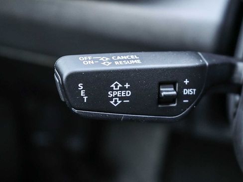Used 2025 Audi Q5 Premium w/ Convenience Package AWD/4WD image 30