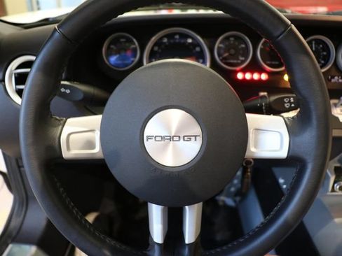 Used 2005 Ford GT RWD image 26