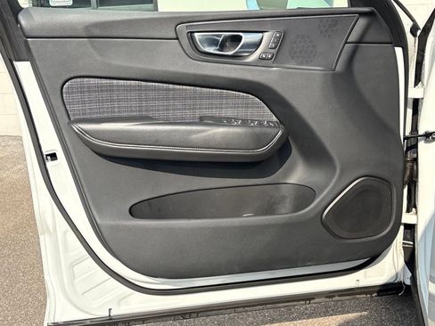 Certified 2023 Volvo XC60 B5 Core image 12