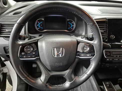 Used 2021 Honda Pilot Touring image 11