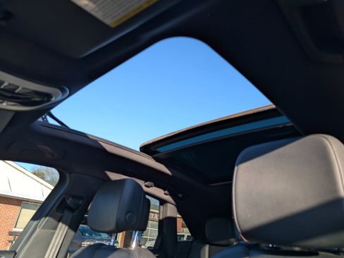 Used 2017 Porsche Macan image 20