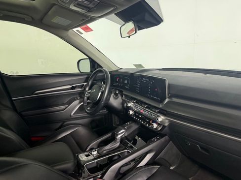Used 2025 Kia Telluride S AWD/4WD image 30