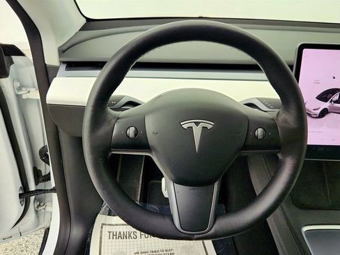 Used 2022 Tesla Model Y Performance AWD/4WD image 13