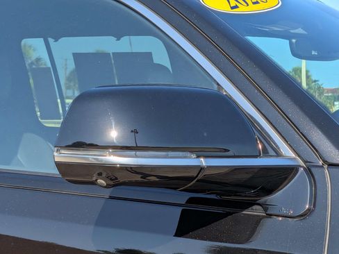 Used 2025 Jeep Wagoneer 4WD w/ Convenience Group I image 13