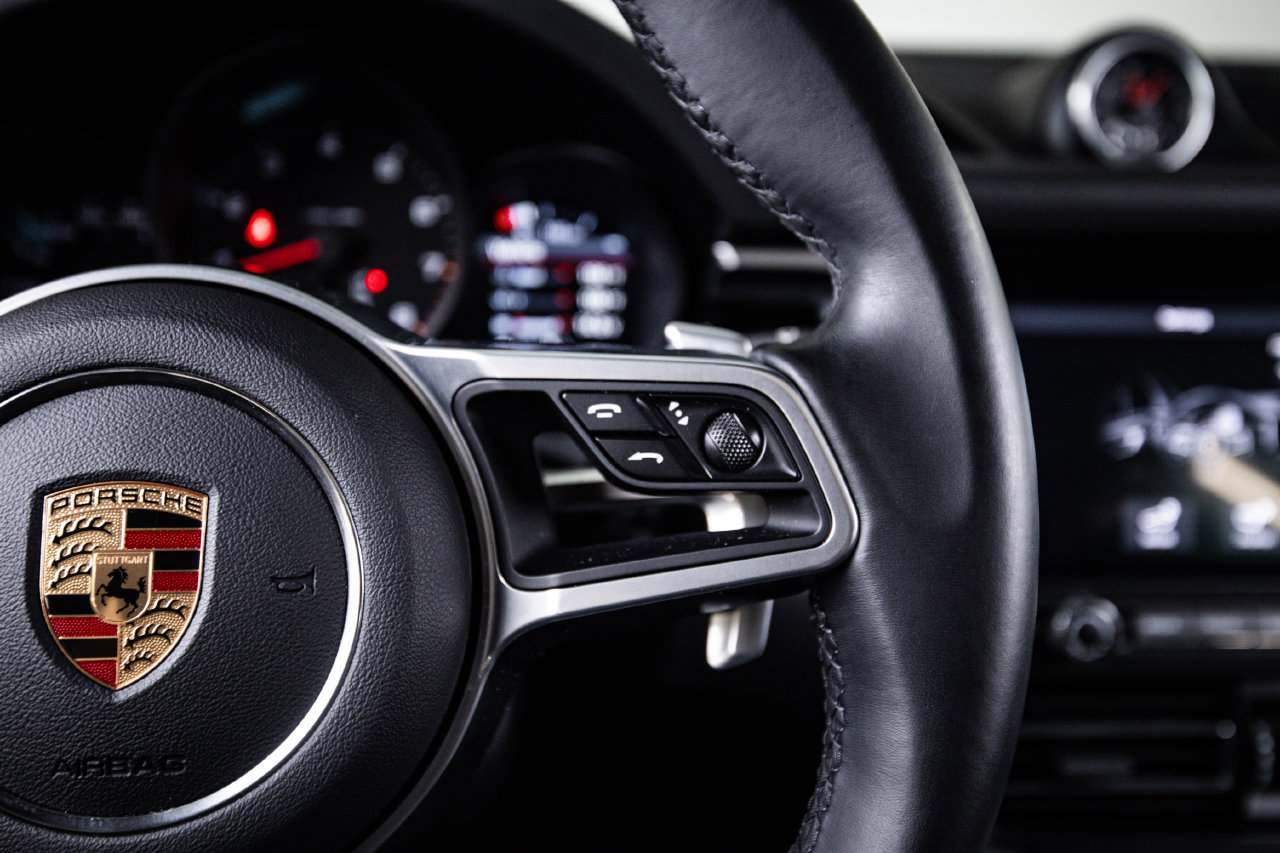 Certified 2021 Porsche Macan AWD/4WD image 16