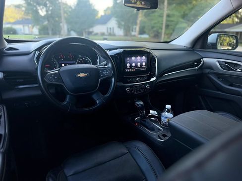 Used 2021 Chevrolet Traverse LT w/ LT Premium Package FWD image 10