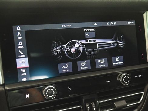 Used 2023 Porsche Macan image 24