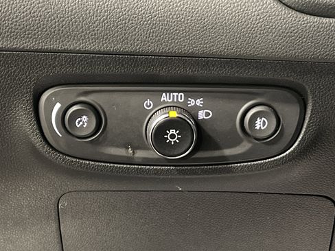 Used 2023 Buick Encore GX Select w/ Safety Package II image 19